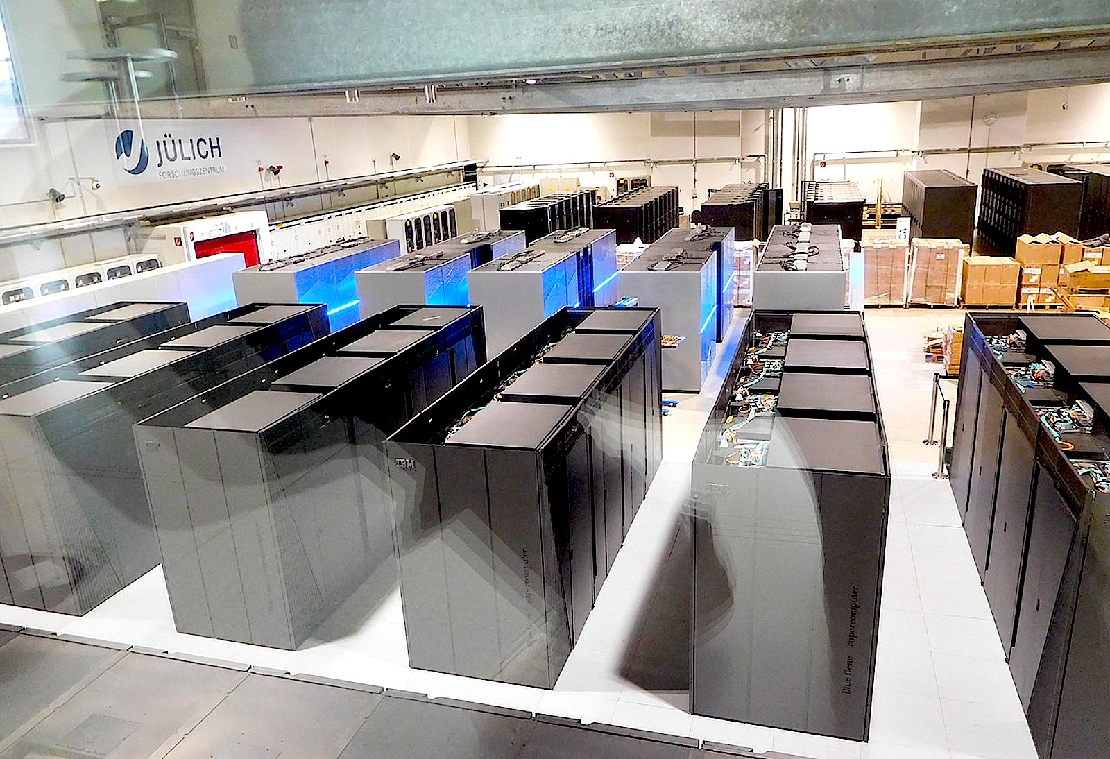 Суперкомпьютер Научно-исследовательского Центра в Юлихе